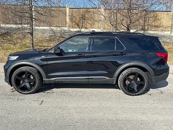 Ford Explorer 5 of 5