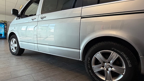 Volkswagen Caravelle 9 of 30