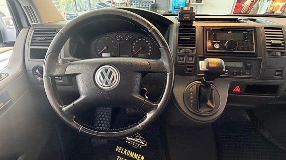 Volkswagen Caravelle 23 of 30