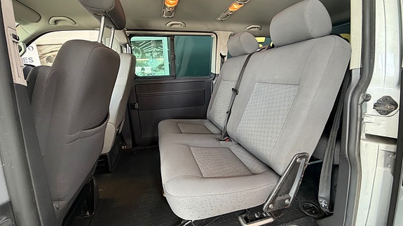 Volkswagen Caravelle 18 of 30