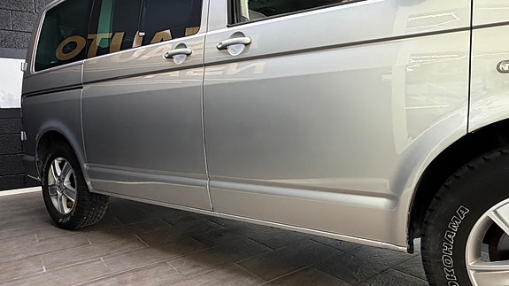 Volkswagen Caravelle 5 of 5