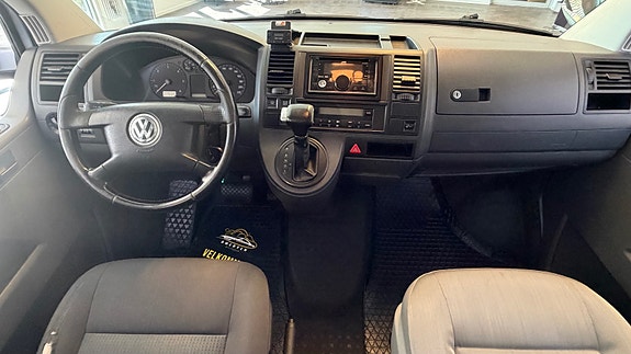 Volkswagen Caravelle 22 of 30