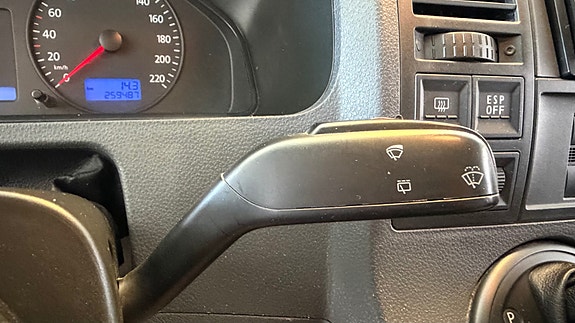 Volkswagen Caravelle 28 of 30