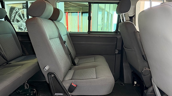 Volkswagen Caravelle 16 of 30
