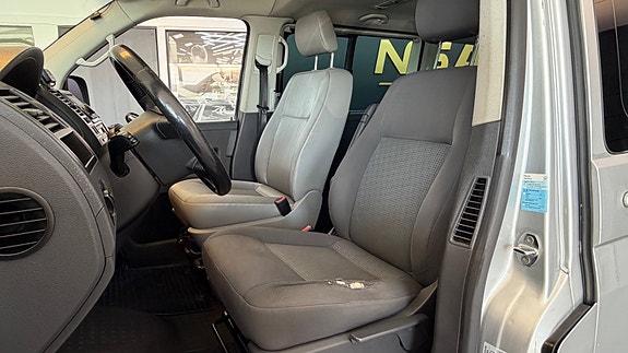 Volkswagen Caravelle 14 of 30