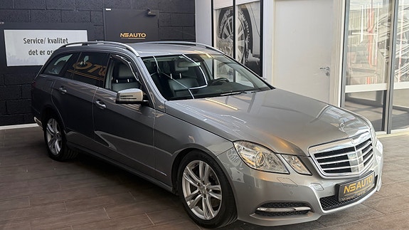Mercedes-Benz E250 3 of 5