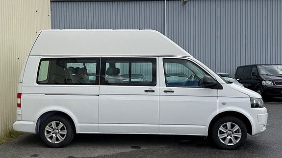 Volkswagen Caravelle 5 of 5