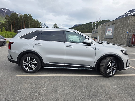 Kia Sorento 2 of 5