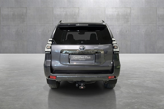 Toyota Land Cruiser 4 of 5