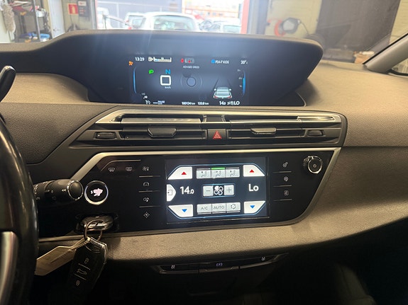 Citroen C4 Picasso 16 of 30
