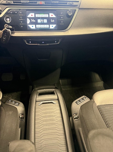 Citroen C4 Picasso 18 of 30
