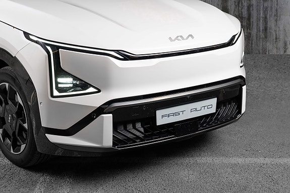 Kia EV5 2 of 5