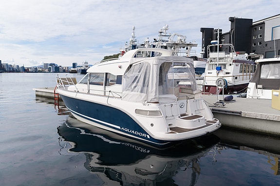 Flott Aquador 28C WA 2 of 5