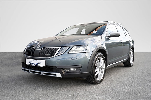 Skoda Octavia Scout 2 of 5