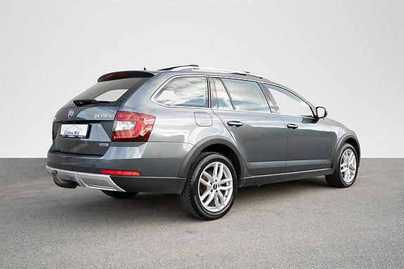 Skoda Octavia Scout 6 of 30