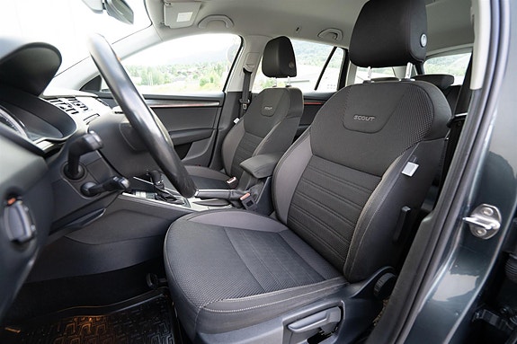 Skoda Octavia Scout 10 of 30
