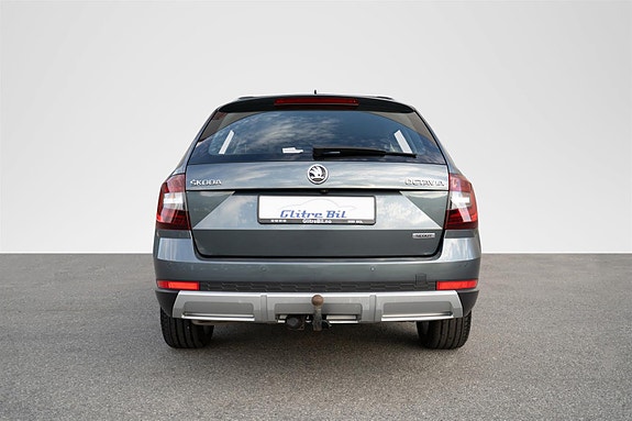 Skoda Octavia Scout 8 of 30