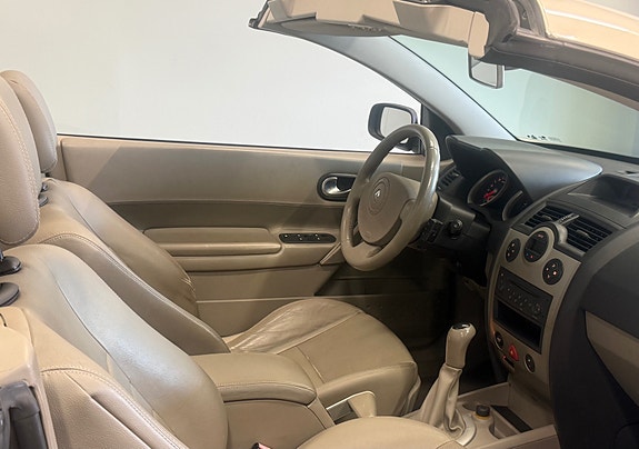 Renault Megane 30 of 30