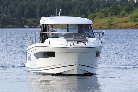 NY PRIS! Jeanneau Merry Fisher 895: Komplett utstyrt familieturbåt - GI BUD 3 of 5