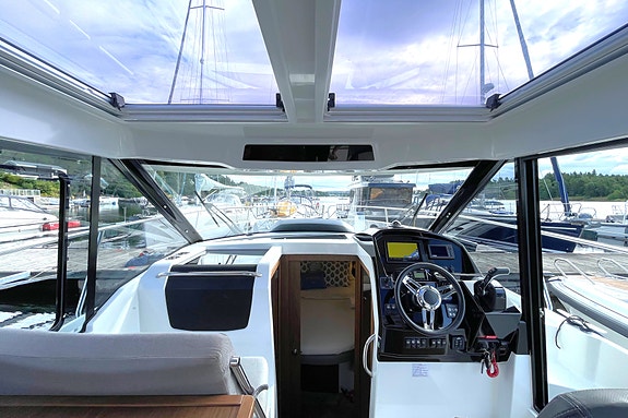 NY PRIS! Jeanneau Merry Fisher 895: Komplett utstyrt familieturbåt - GI BUD 27 of 30