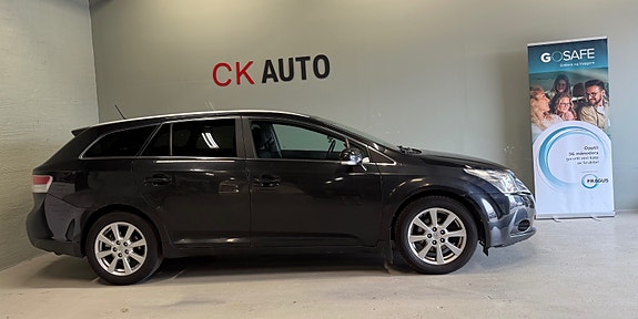 Toyota Avensis 4 of 5