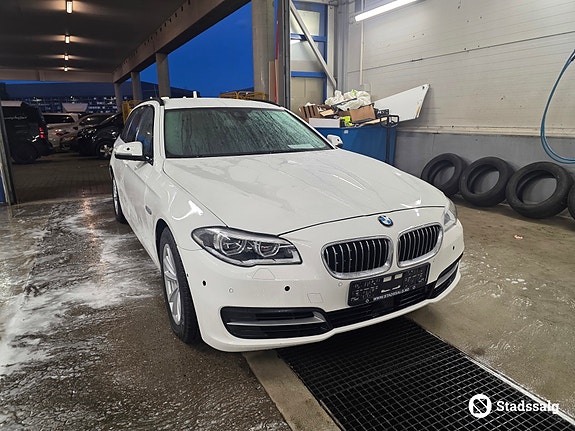 BMW 525d xDrive 4 of 5