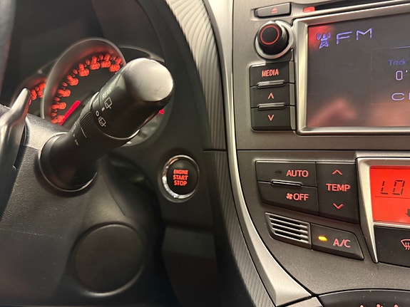 Toyota Verso-S 20 of 29