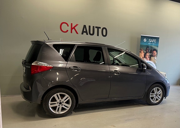 Toyota Verso-S 3 of 5