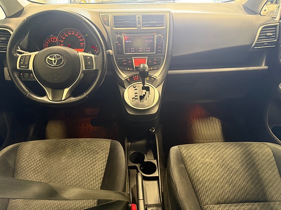 Toyota Verso-S 25 of 29