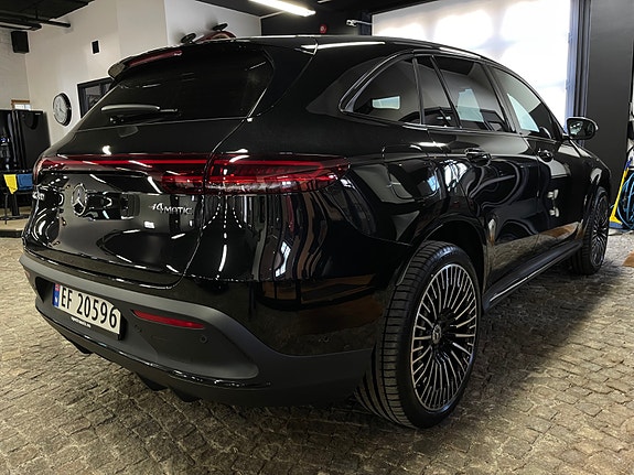 Mercedes-Benz EQC400 5 of 5