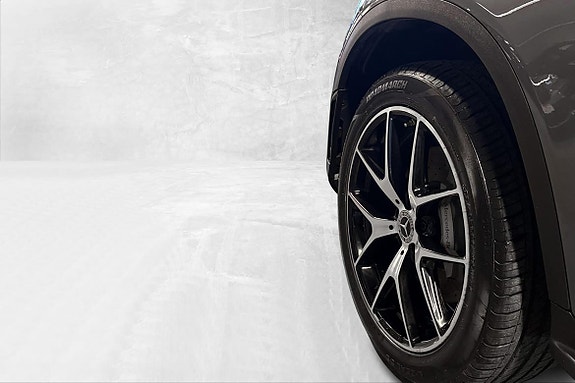 Mercedes-Benz GLC300 de 2 of 5