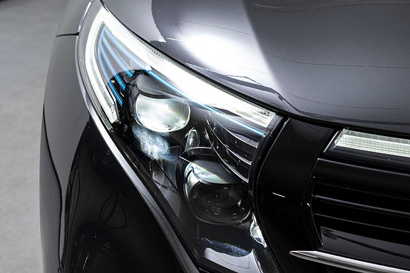 Mercedes-Benz EQC400 4 of 5