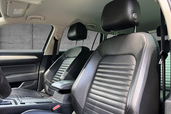 Volkswagen Passat 9 of 19
