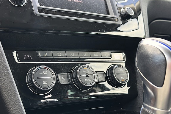 Volkswagen Passat 15 of 19
