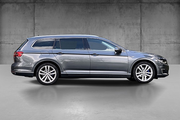 Volkswagen Passat 4 of 5