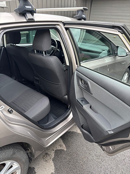 Toyota Auris 9 of 21