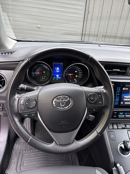 Toyota Auris 14 of 21