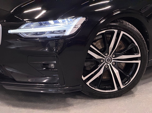 Volvo S60 3 of 5