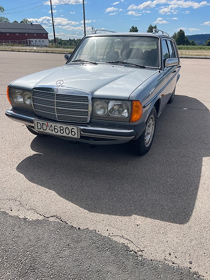 Mercedes-Benz 300 Td 1982 photo 2