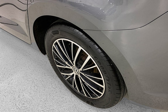 Volkswagen Touran 14 of 15
