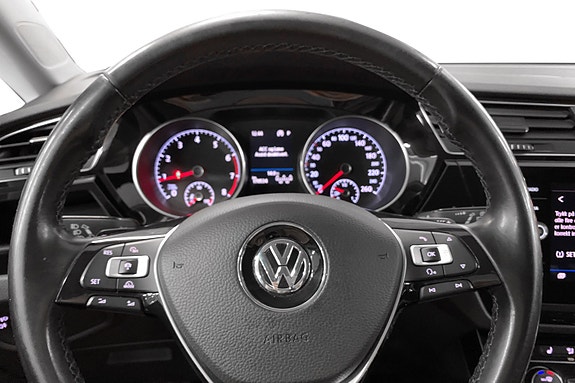 Volkswagen Touran 7 of 15