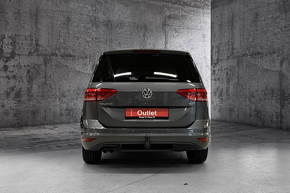 Volkswagen Touran 3 of 5