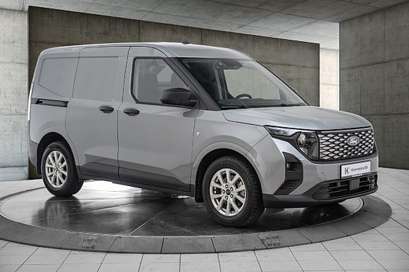 Ford E-Transit Courier 7 of 22