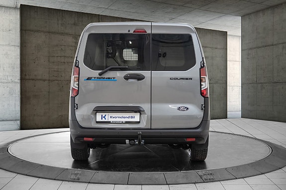Ford E-Transit Courier 4 of 5