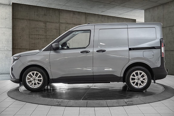 Ford E-Transit Courier 2 of 5