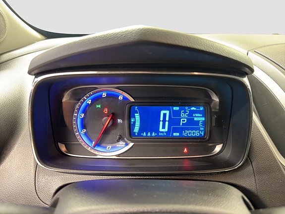 Chevrolet Trax 18 of 30