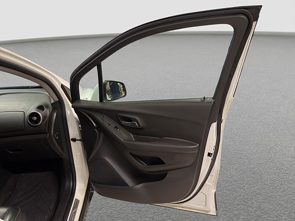 Chevrolet Trax 12 of 30