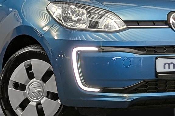 Volkswagen UP! 2 of 5