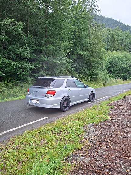 Subaru Impreza 3 of 7