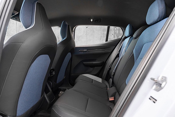 Volvo EX30 13 of 25